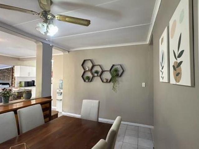 4 Bedroom House in Northern Paarl