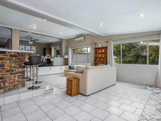 4 Bedroom House in Northern Paarl