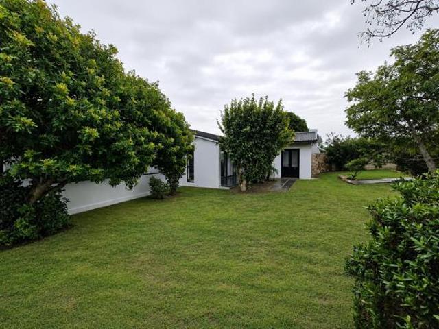 4 Bedroom House in Newton Park
