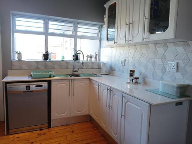4 Bedroom House in Newton Park