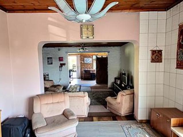 4 Bedroom House in Newton Park