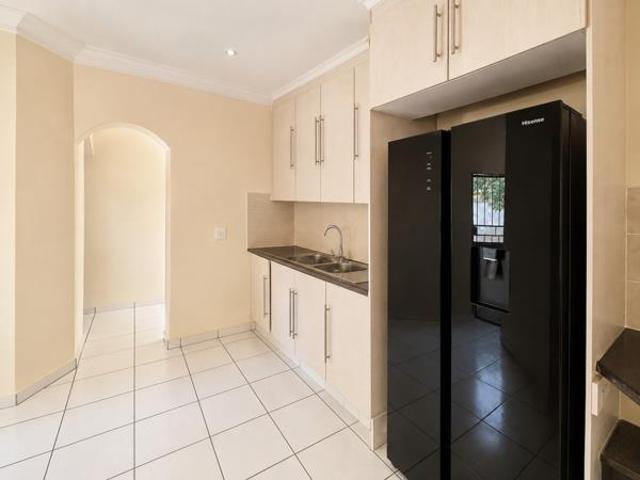 4 Bedroom House in Ninapark