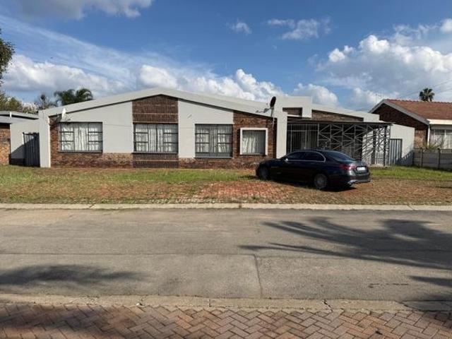 4 Bedroom House in Nirvana
