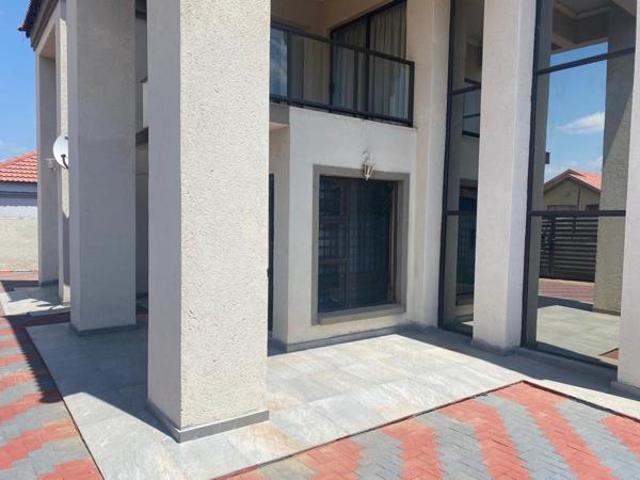 4 Bedroom House in Nirvana