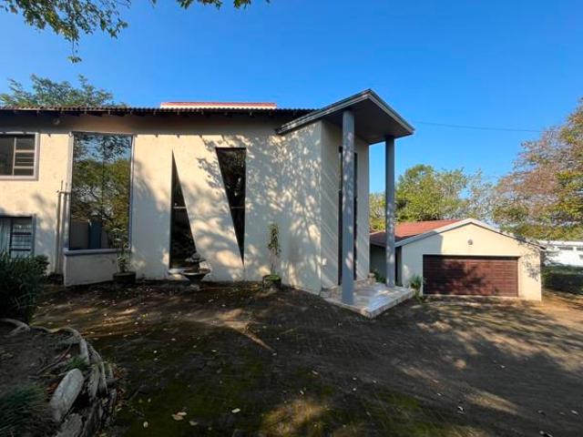 4 Bedroom House in Southbroom