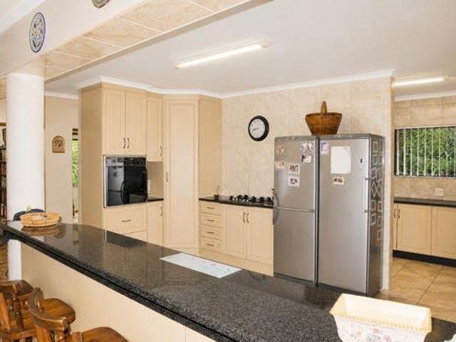 4 Bedroom House in Southbroom
