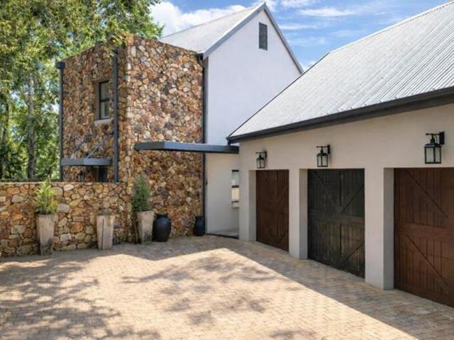 4 Bedroom House in Southdowns Estate