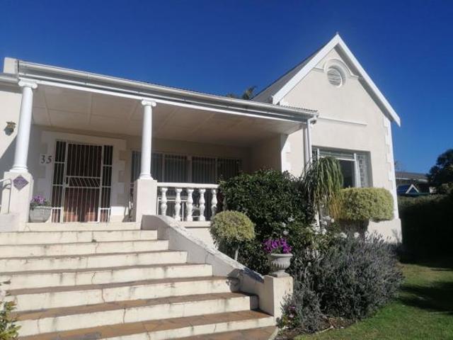 4 Bedroom House in Somerset East