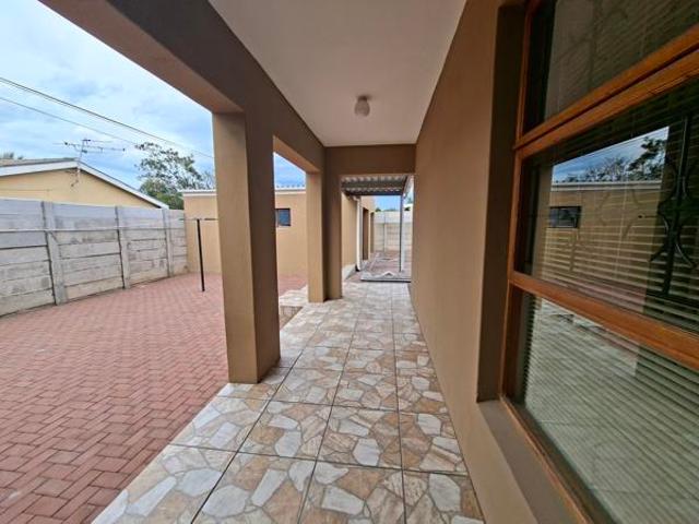 4 Bedroom House in Somerset Park