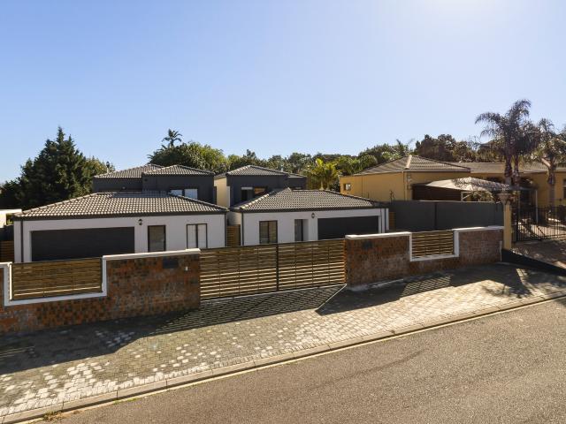 4 Bedroom House in Somerset Ridge