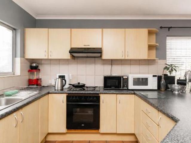 4 Bedroom House in Soneike