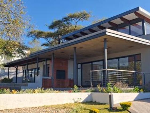 4 Bedroom House in Sonheuwel