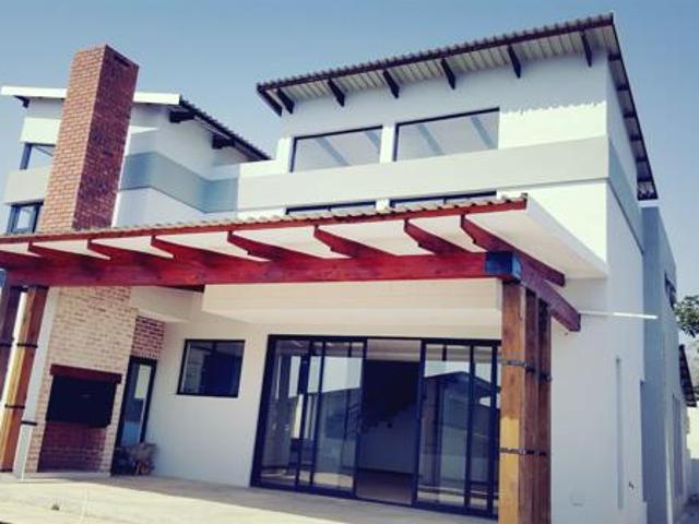 4 Bedroom House in Sonheuwel