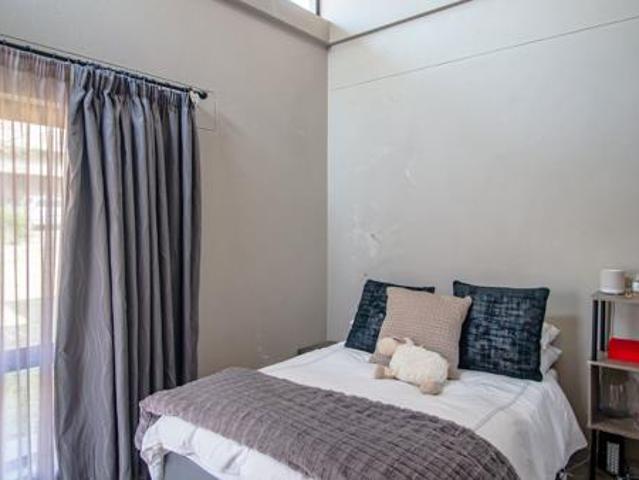 4 Bedroom House in Sonheuwel