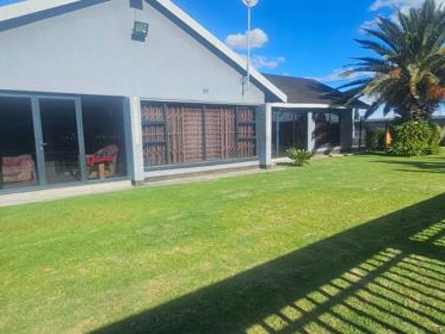 4 Bedroom House in Sonlandpark