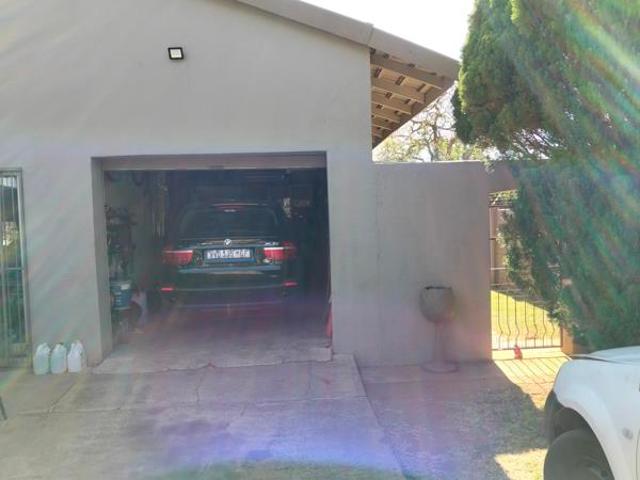 4 Bedroom House in Sonlandpark