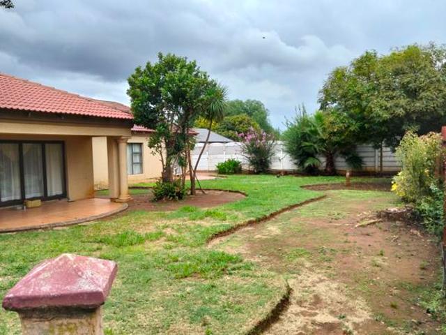 4 Bedroom House in Sonlandpark