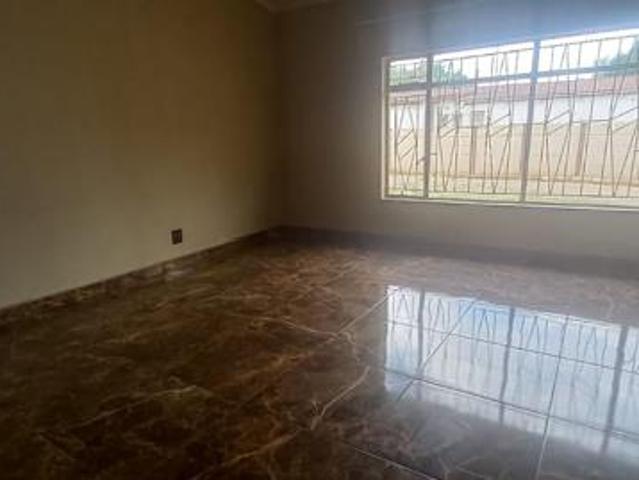 4 Bedroom House in Sonlandpark