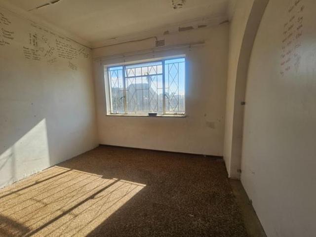 4 Bedroom House in Sonlandpark