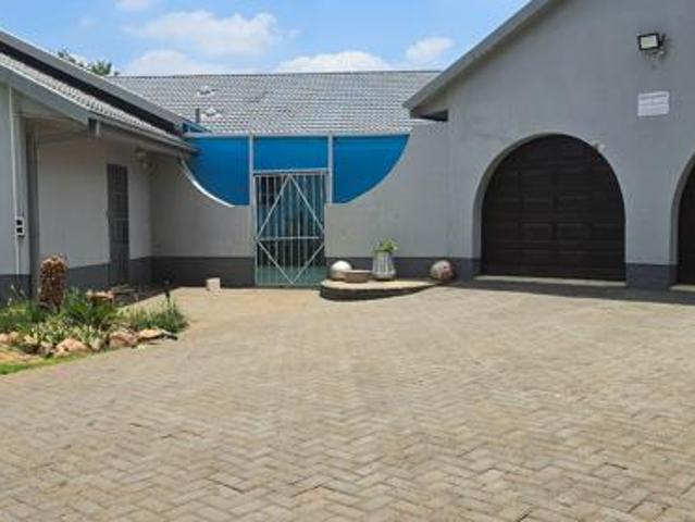 4 Bedroom House in Sonlandpark