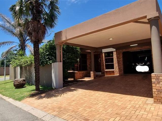 4 Bedroom House in Sonneveld