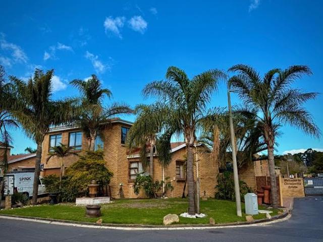 4 Bedroom House in Sonstraal Heights