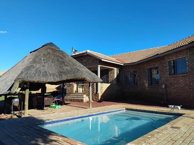 4 Bedroom House in Safari Gardens