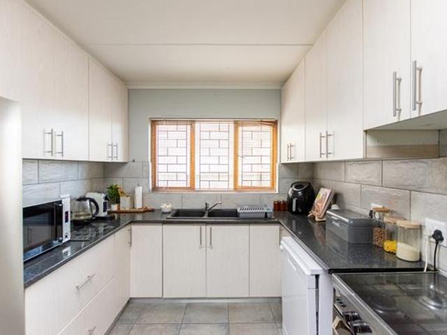 4 Bedroom House in Saldanha