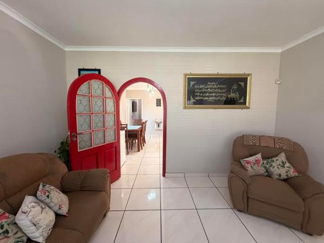 4 Bedroom House in Samanaville