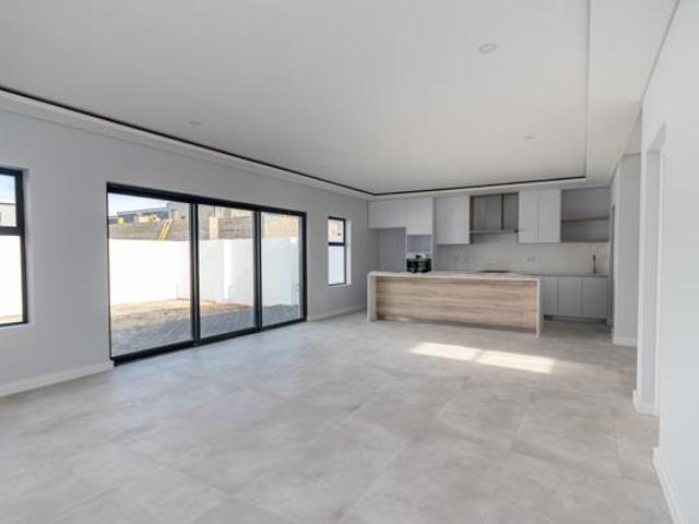 4 Bedroom House in Sandown