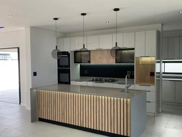 4 Bedroom House in Sandown