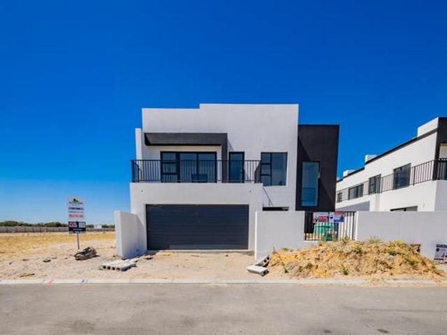4 Bedroom House in Sandown