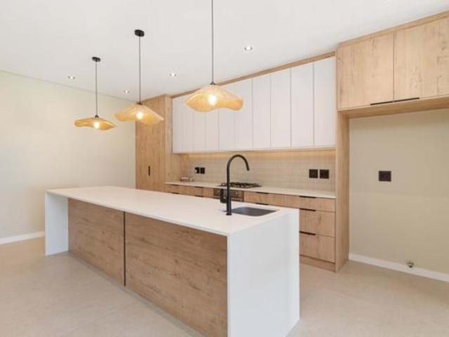 4 Bedroom House in Sandown