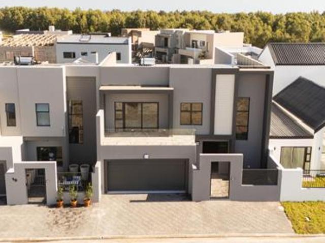 4 Bedroom House in Sandown