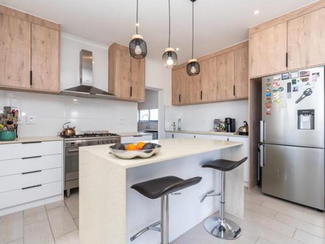 4 Bedroom House in Sandown