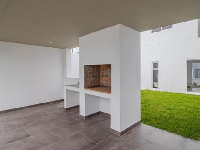 4 Bedroom House in Sandown