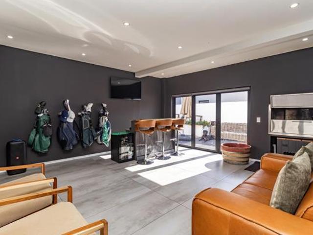 4 Bedroom House in Sandown