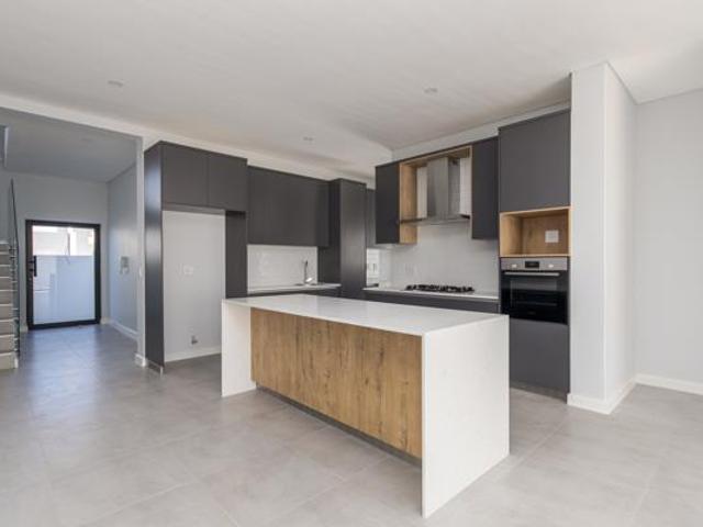4 Bedroom House in Sandown