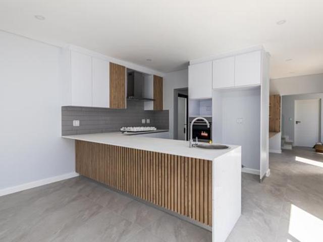 4 Bedroom House in Sandown