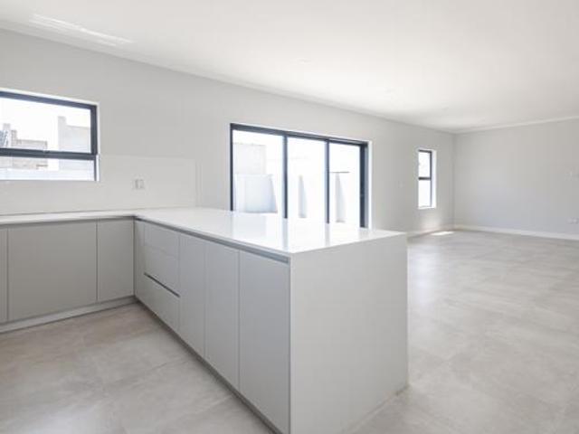 4 Bedroom House in Sandown