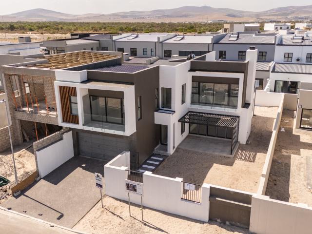 4 Bedroom House in Sandown