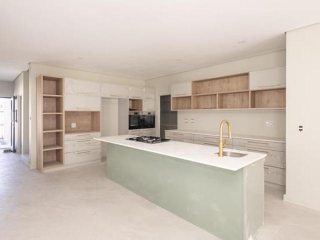 4 Bedroom House in Sandown