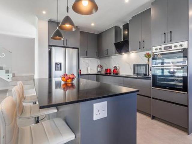4 Bedroom House in Sandown