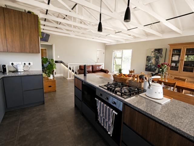 4 Bedroom House in Sandbaai