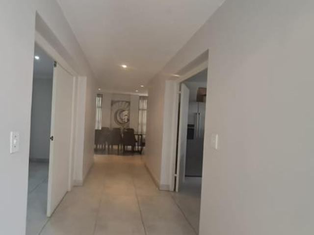 4 Bedroom House in Sandhurst