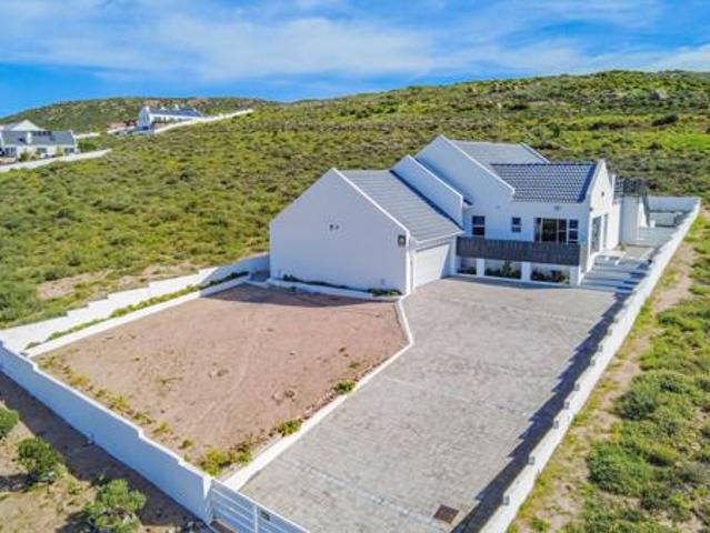 4 Bedroom House in Sandy Point