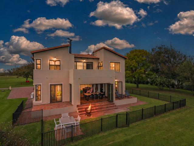 4 Bedroom House in Club Milos Estate