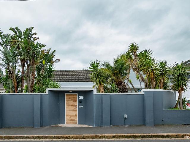 4 Bedroom House in Sea Point