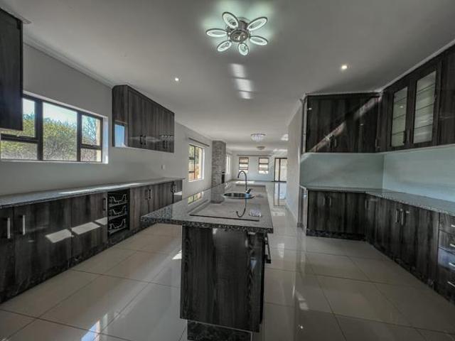 4 Bedroom House in Seasons Lifestyle Estate