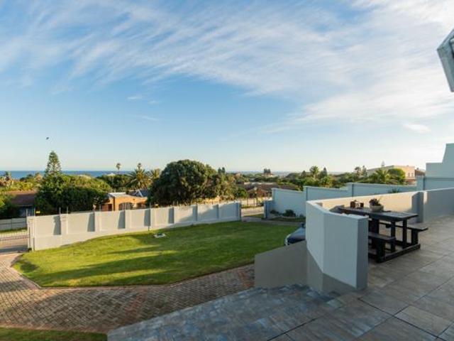 4 Bedroom House in Seaview